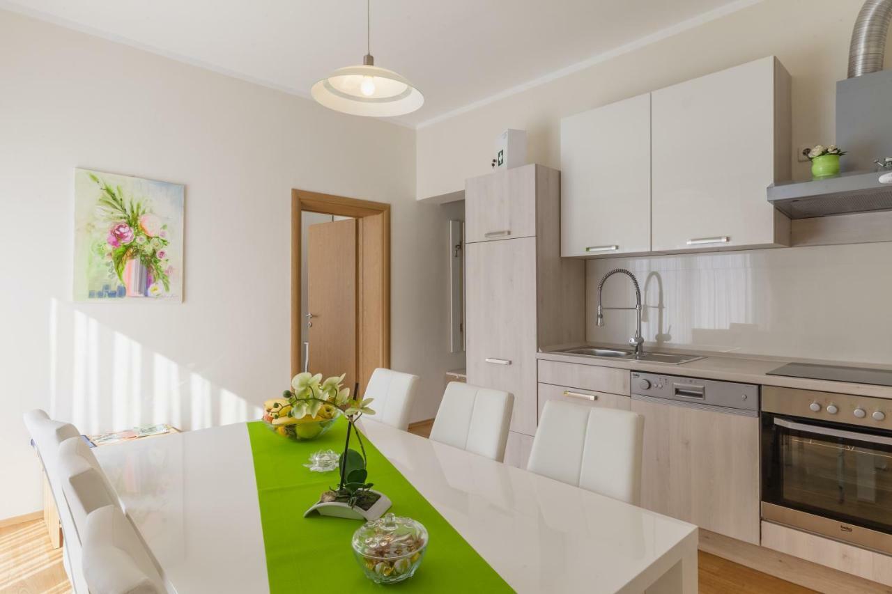 Apartment Snjezana Слуни Экстерьер фото